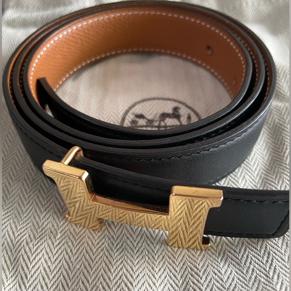 Hermès reversible belt.